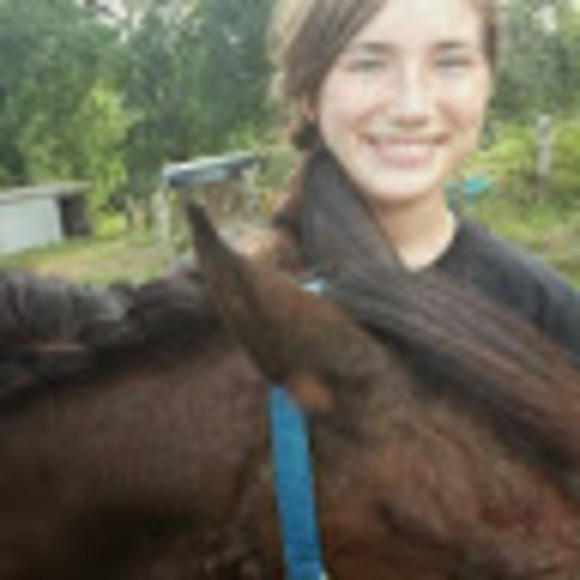 Meet your Posher, Kylie - Picture 1 of 1